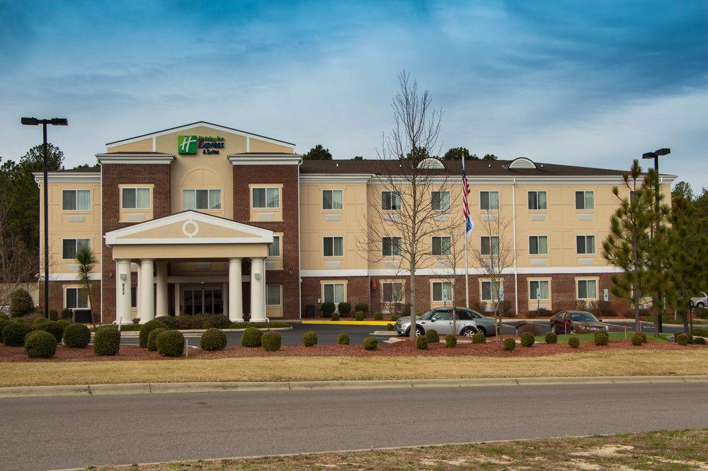 Holiday Inn Express & Suites Southern Pines-Pinehurst Area By Ihg Bagian luar foto