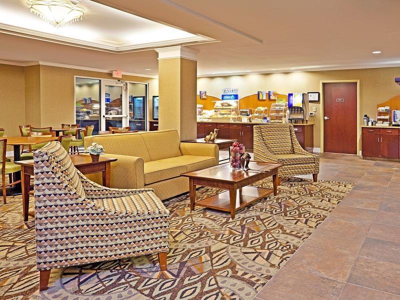 Holiday Inn Express & Suites Southern Pines-Pinehurst Area By Ihg Bagian luar foto