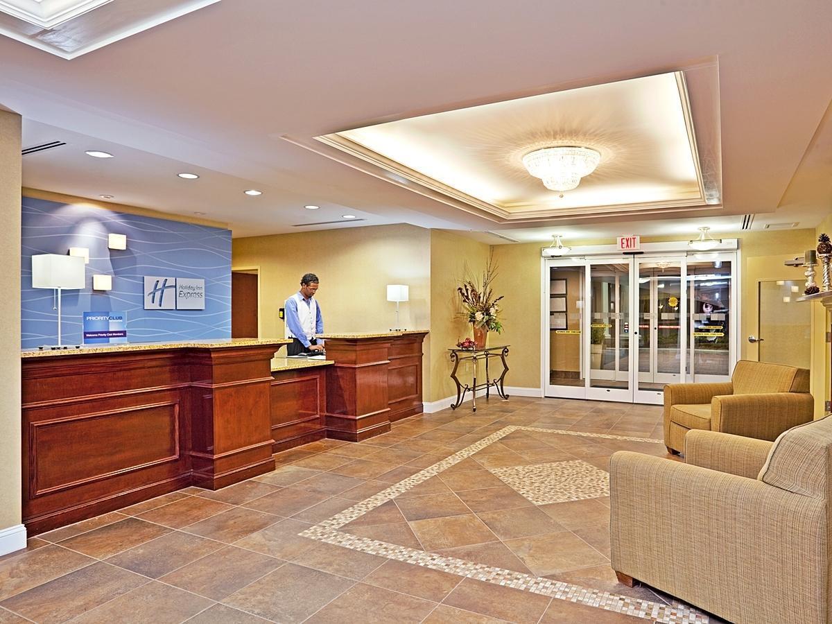 Holiday Inn Express & Suites Southern Pines-Pinehurst Area By Ihg Bagian luar foto