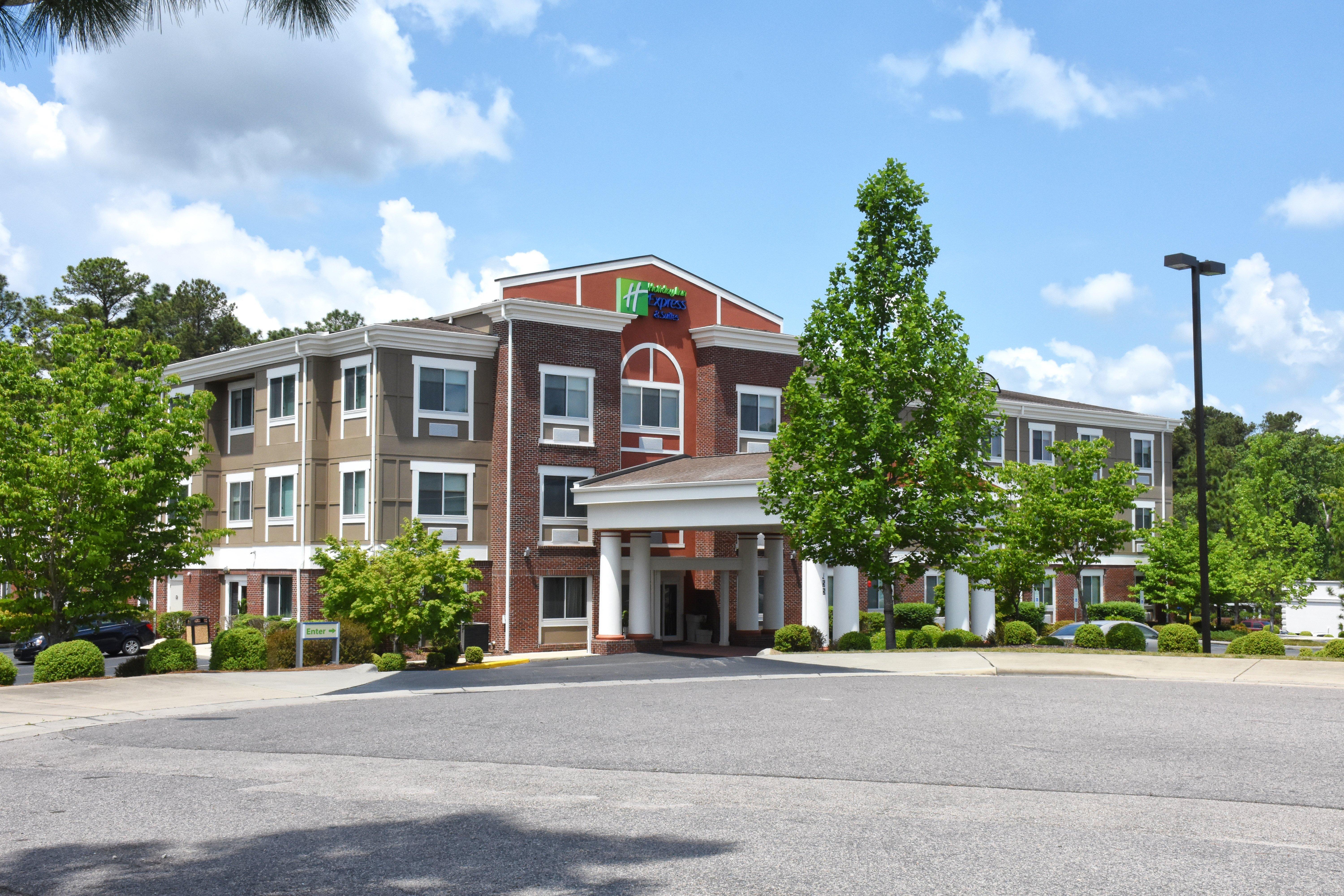 Holiday Inn Express & Suites Southern Pines-Pinehurst Area By Ihg Bagian luar foto