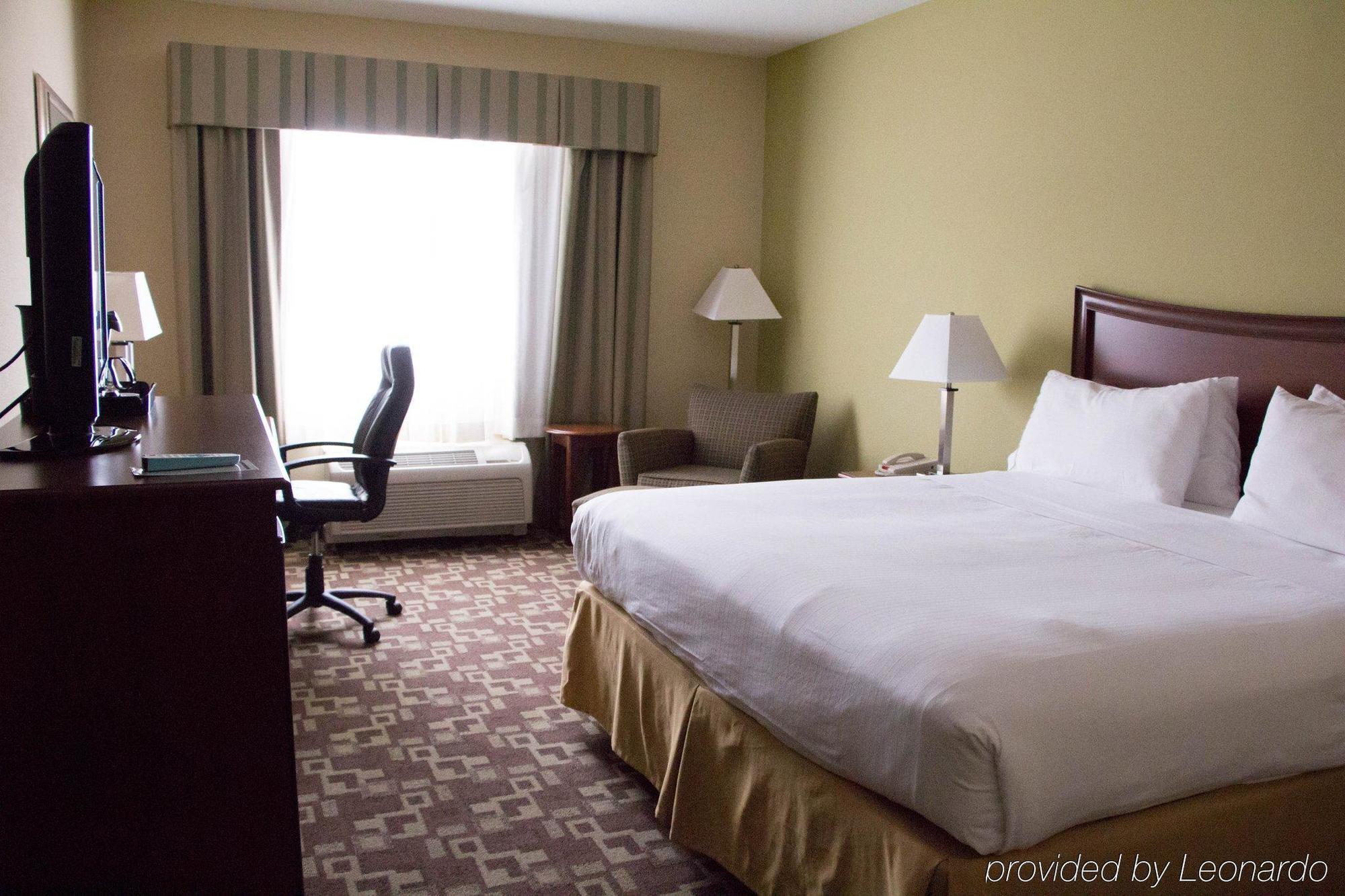 Holiday Inn Express & Suites Southern Pines-Pinehurst Area By Ihg Bagian luar foto