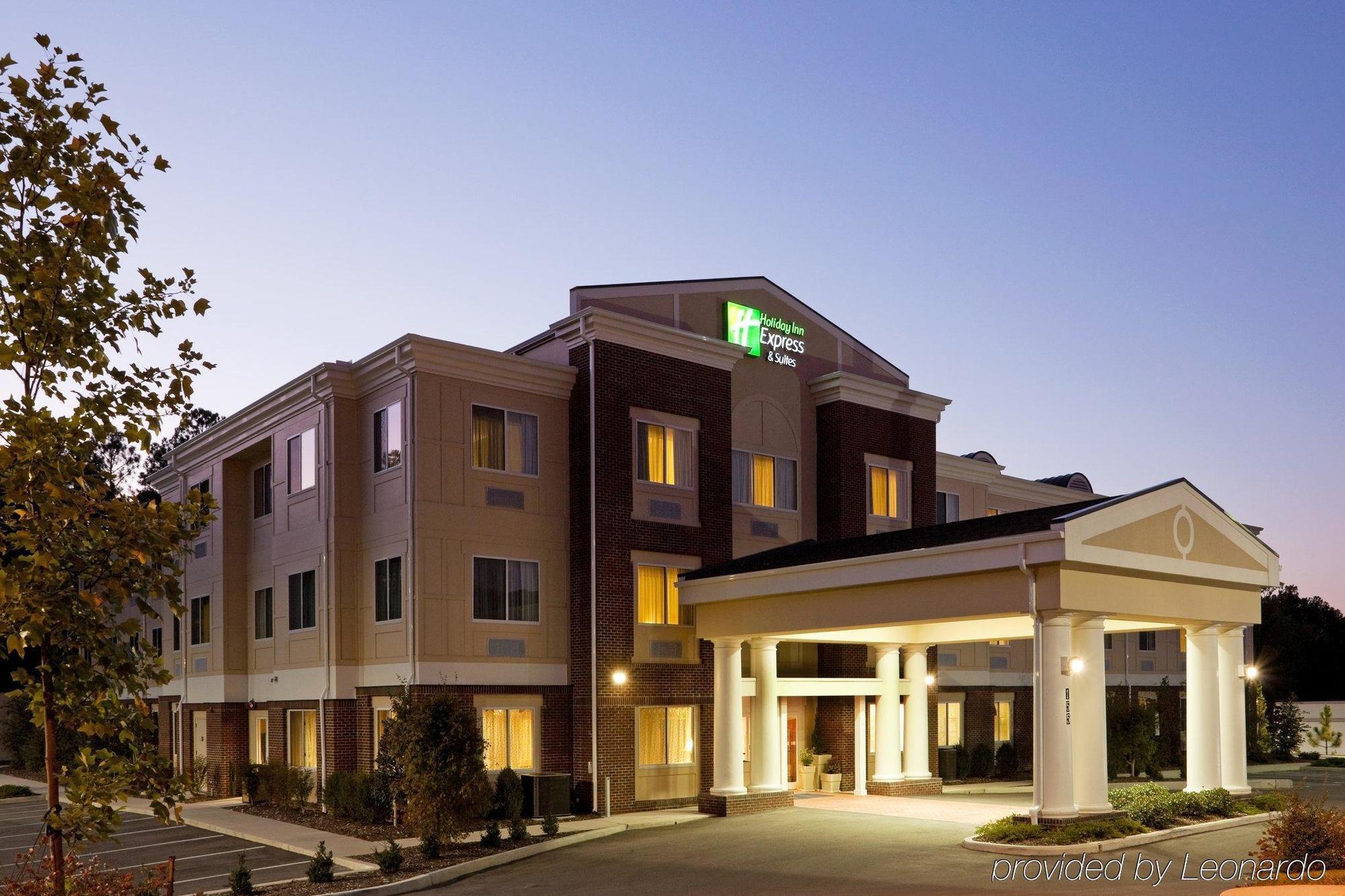 Holiday Inn Express & Suites Southern Pines-Pinehurst Area By Ihg Bagian luar foto