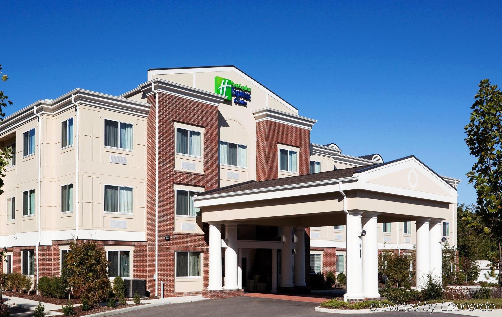 Holiday Inn Express & Suites Southern Pines-Pinehurst Area By Ihg Bagian luar foto