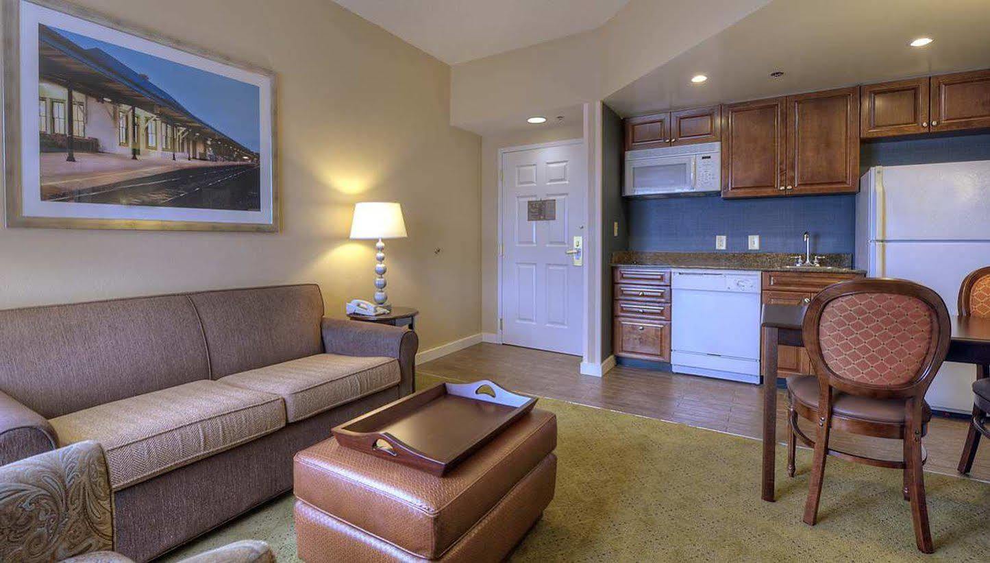Holiday Inn Express & Suites Southern Pines-Pinehurst Area By Ihg Bagian luar foto