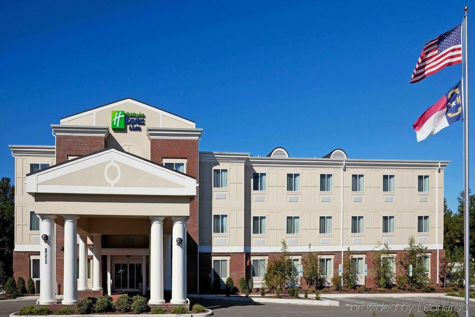 Holiday Inn Express & Suites Southern Pines-Pinehurst Area By Ihg Bagian luar foto