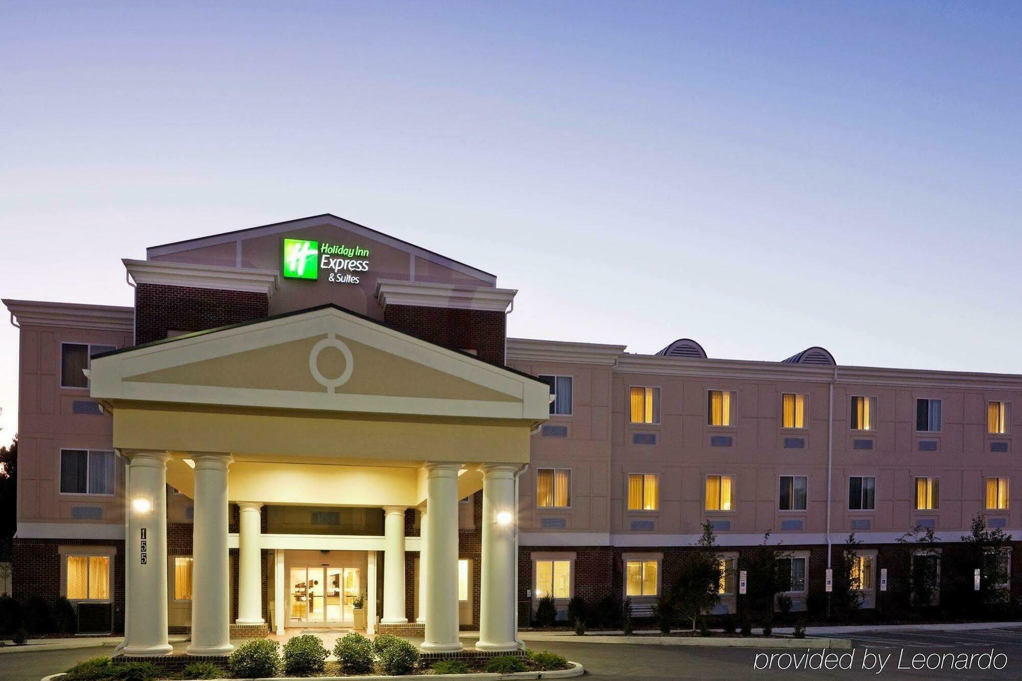 Holiday Inn Express & Suites Southern Pines-Pinehurst Area By Ihg Bagian luar foto